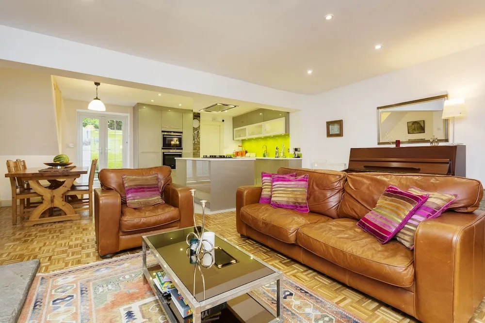 Veeve - Upper Contemporary