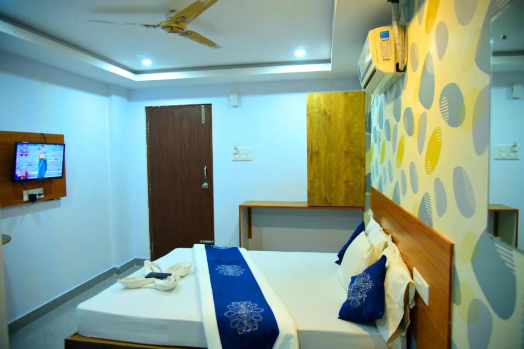 Hotel Housefinch Residency