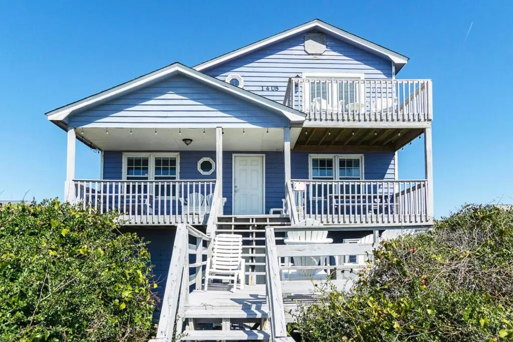 1 4 Us by Oak Island Accommodations