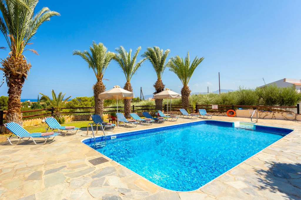Villa Amorosa in Neo Chorio