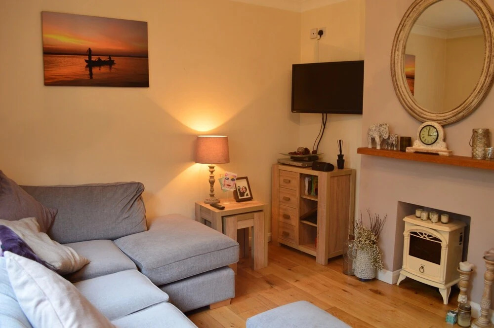 2 Bedroom Maisonette With Garden in Bow