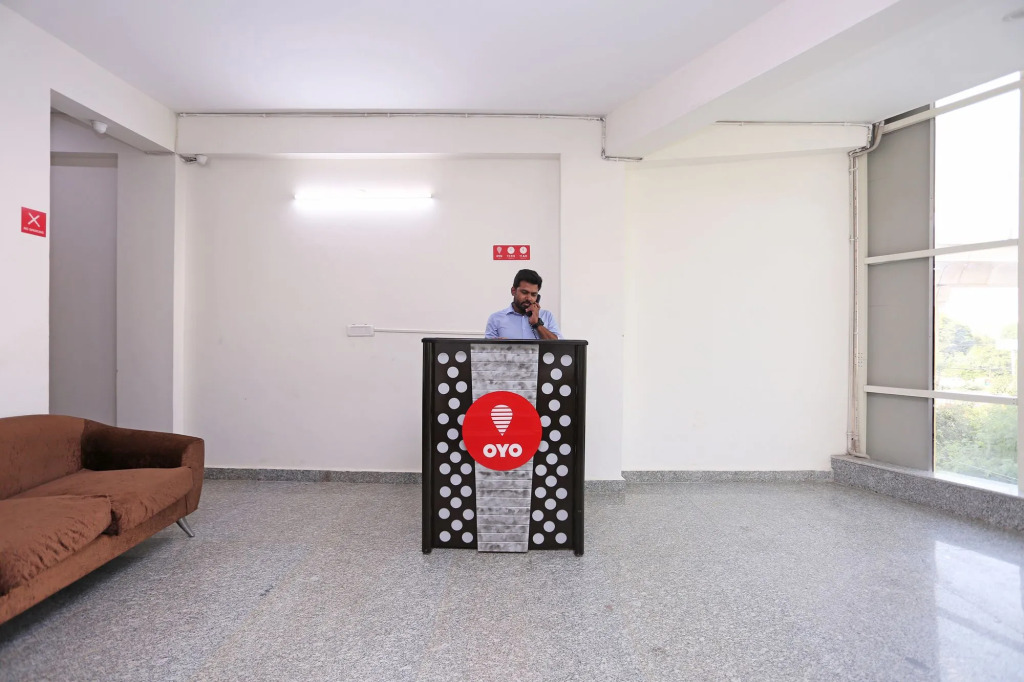 OYO 9381 DLF Cyber City