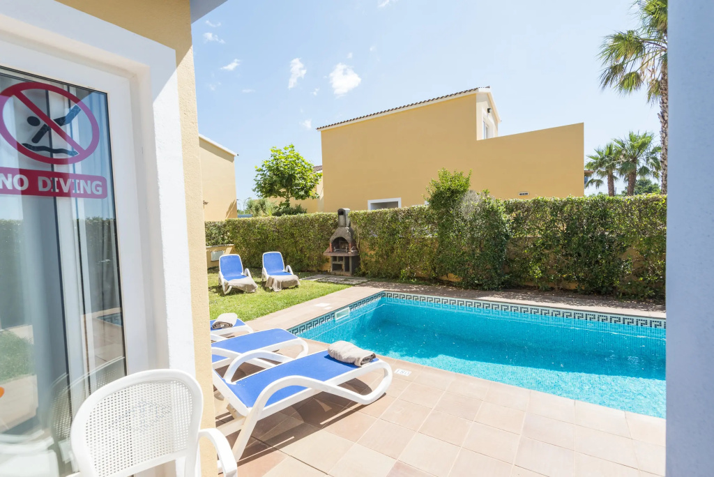 Villas Amarillas by Escape Home
