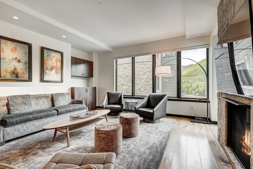 Chic 2 BR+Den Ritz-Carlton Condo with Valley Views by RedAwning - Save 20% on 7+ Nights!