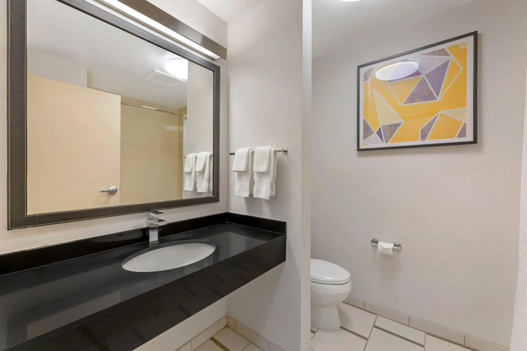 Comfort Inn & Suites Akron South