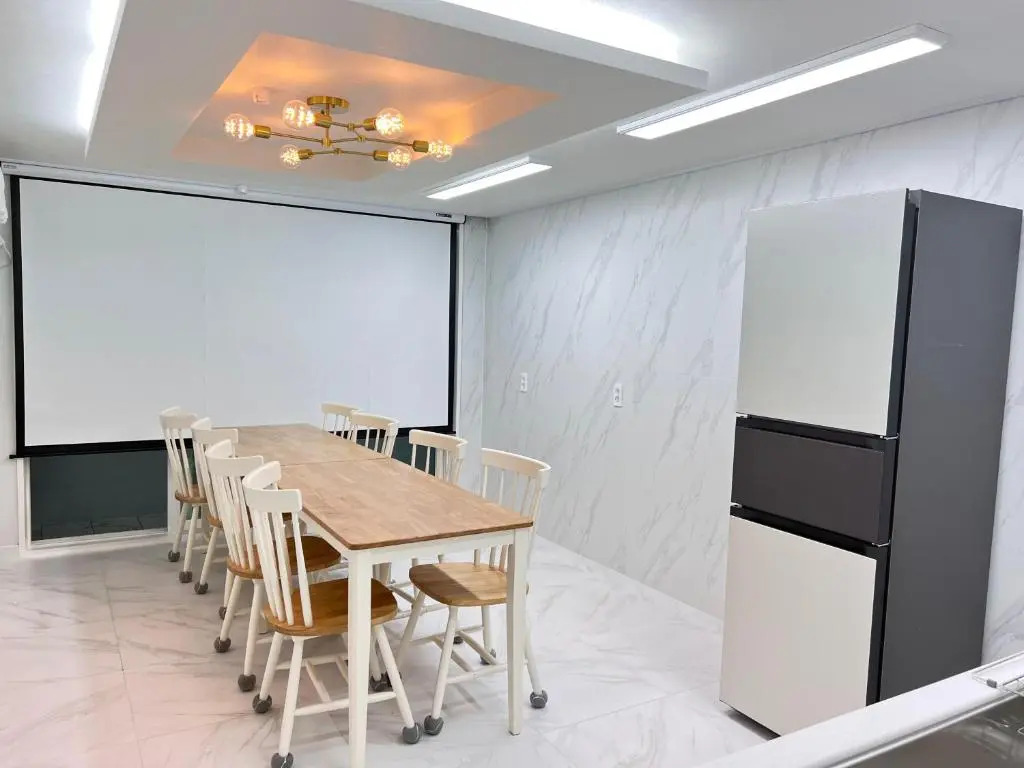 The place with a rest, Minimal Camping & BBQ, So Hotel 301