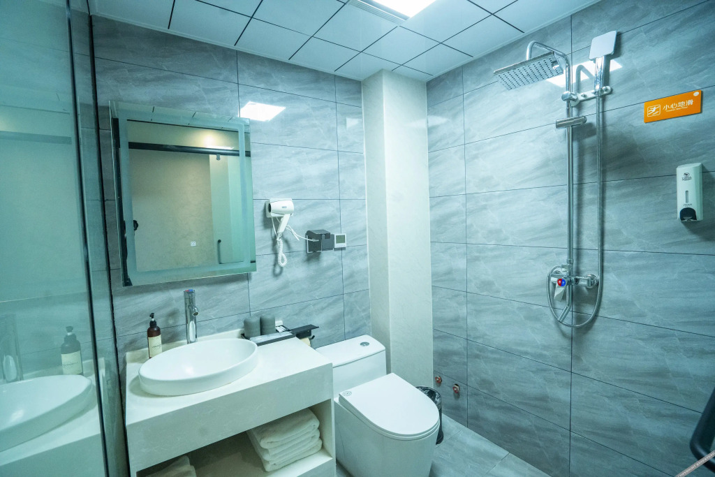 Riste Hotel (Luoxin industrial cluster, Xin'an County)