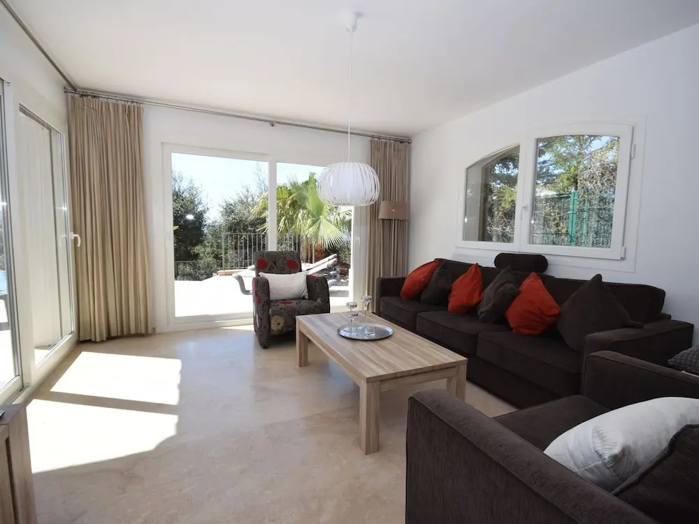 Beautiful Villa With Fantastic View and Infinity Pool Near Santa Cristina D'aro