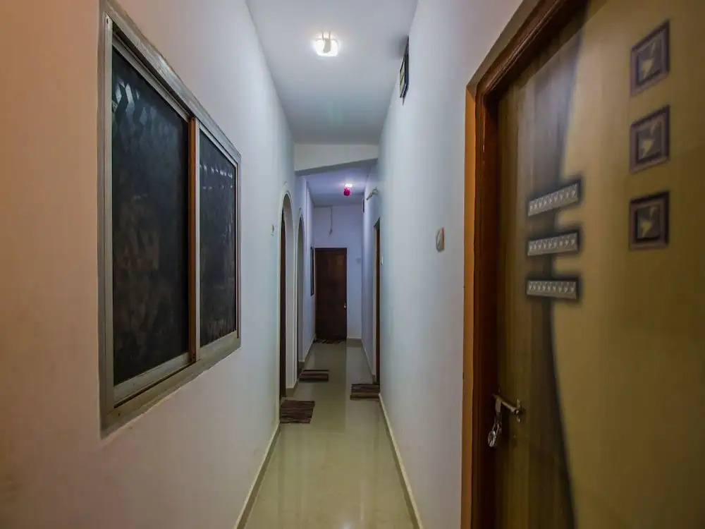 OYO 14042 Home Cozy Studio Siolim