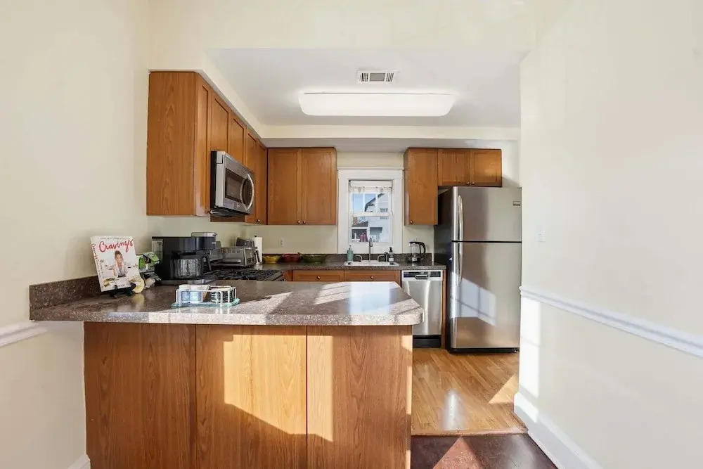 Dc Area Bungalow Near Shops And Dining 3 Bedroom Home