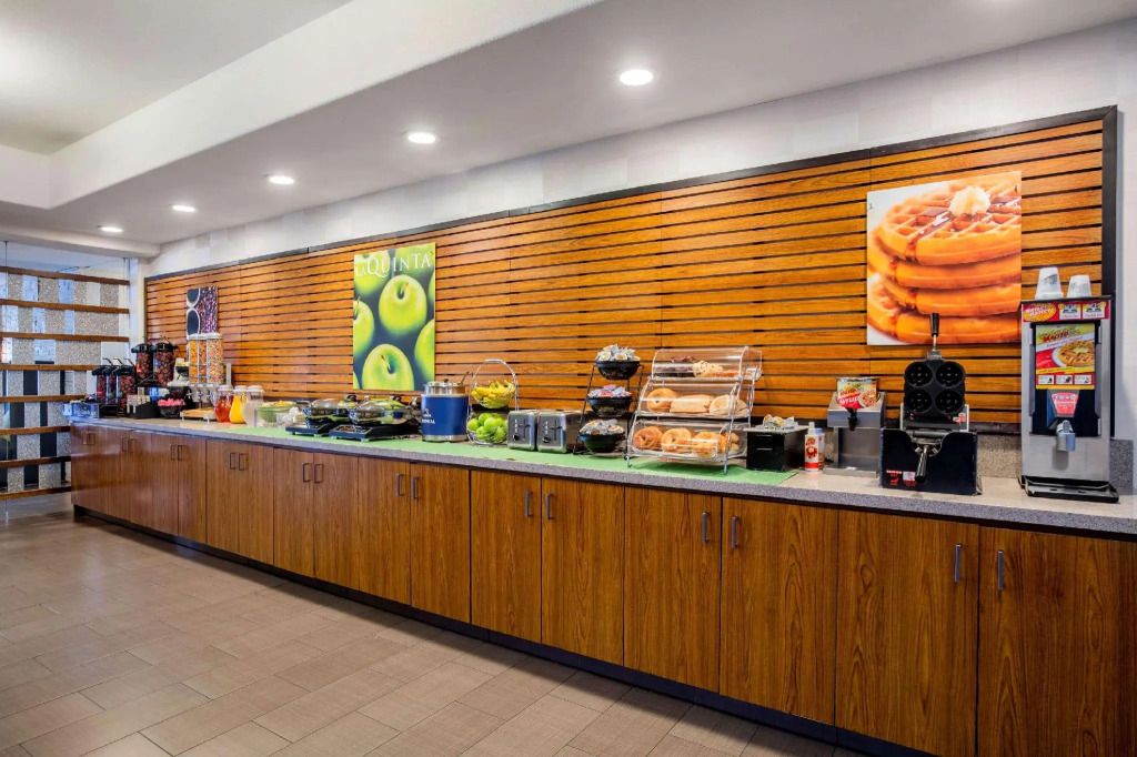 Fairfield by Marriott Inn & Suites Fresno Riverpark