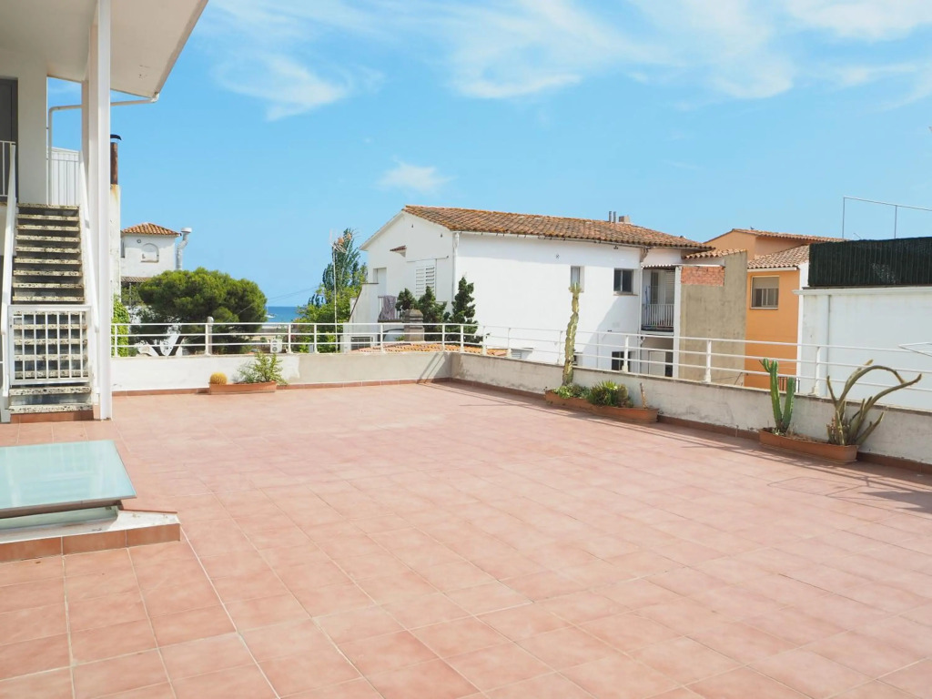 Apartmanet reformat amb vistes al mar i a les Illes Medes