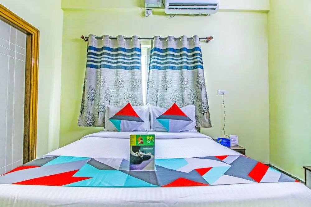 Sri Sai Suites By FabHotel