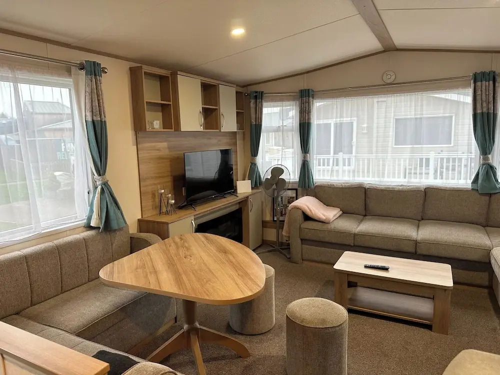 Felixstowe Chimo Caravan 8 Sleeps 5 min to Beach