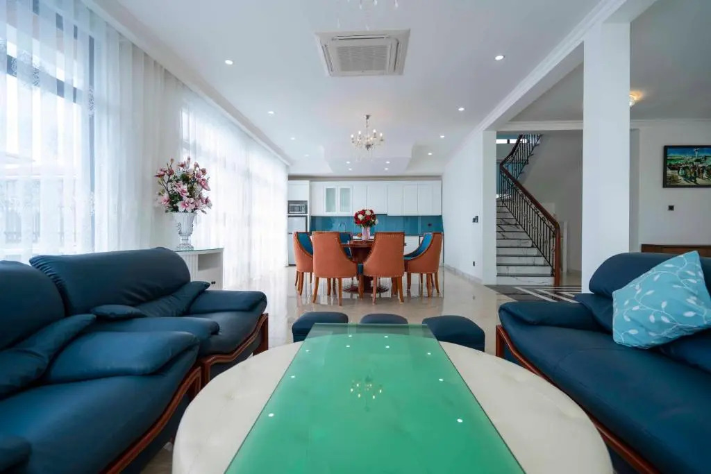 IDC White House Ha Long FLC Golf & Resort