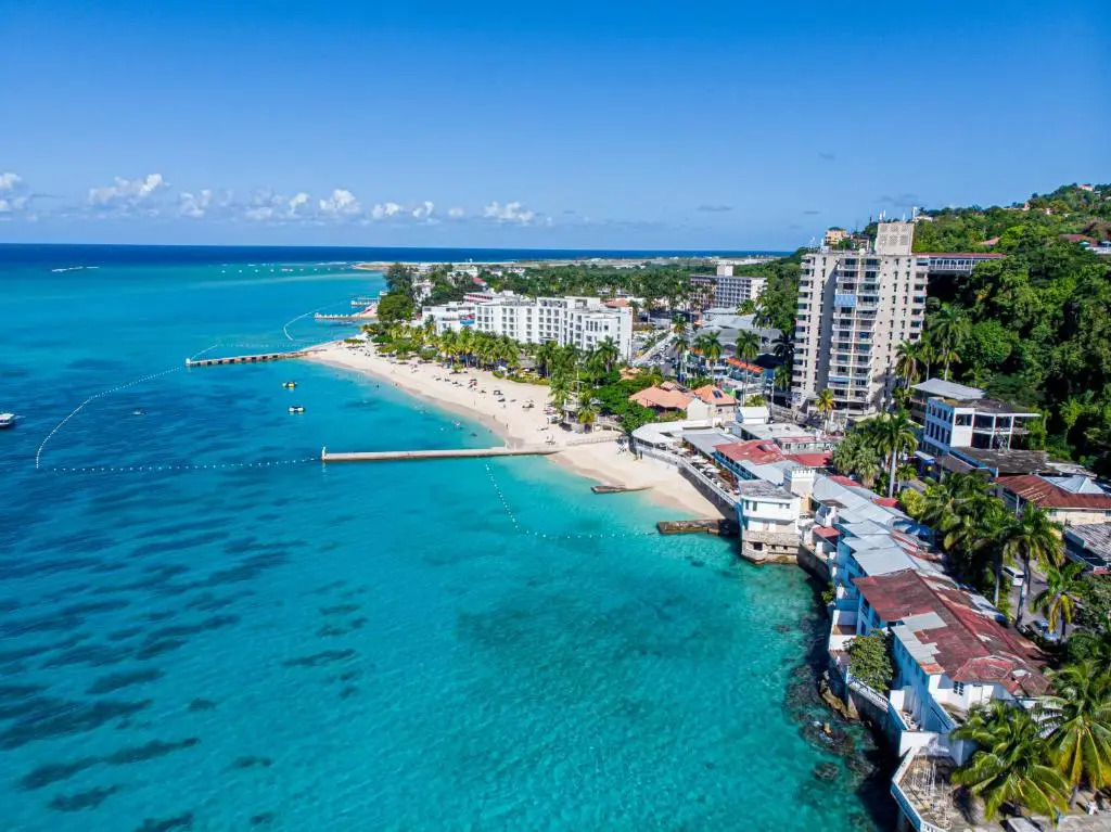 Welcome to stunning Ocean Views at Studio 503