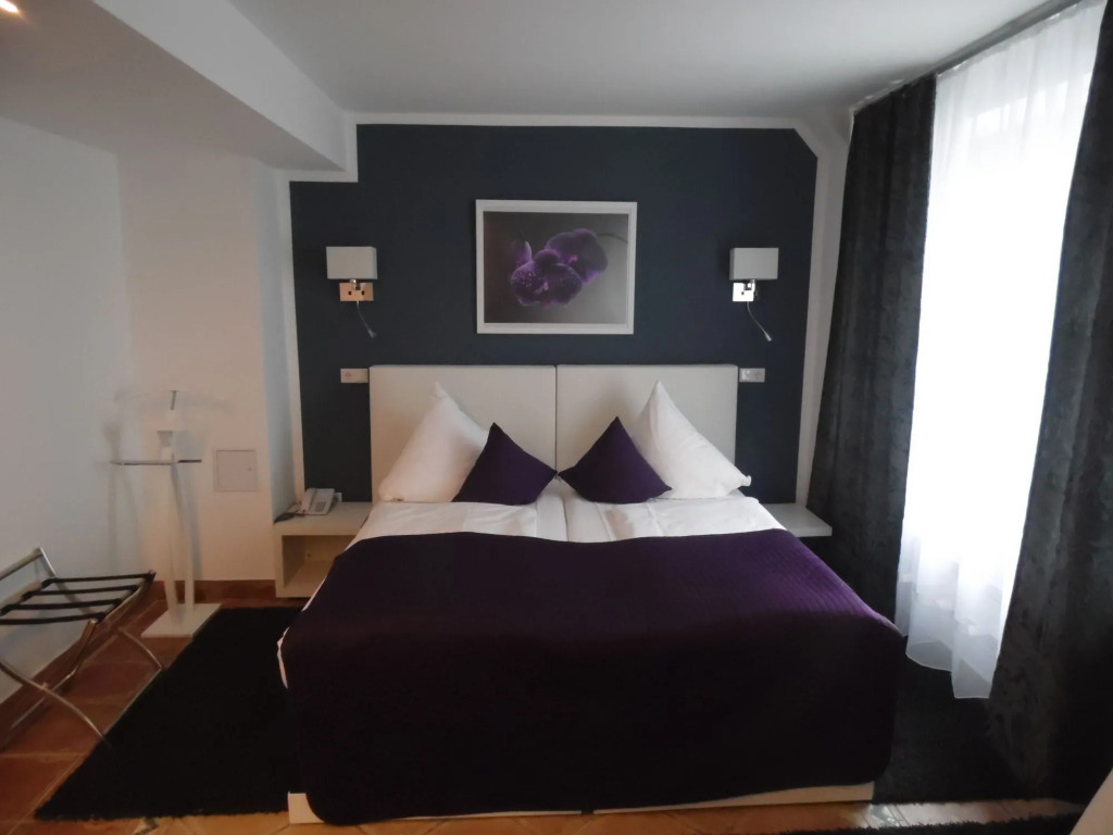 Rheinmetropole Hotel