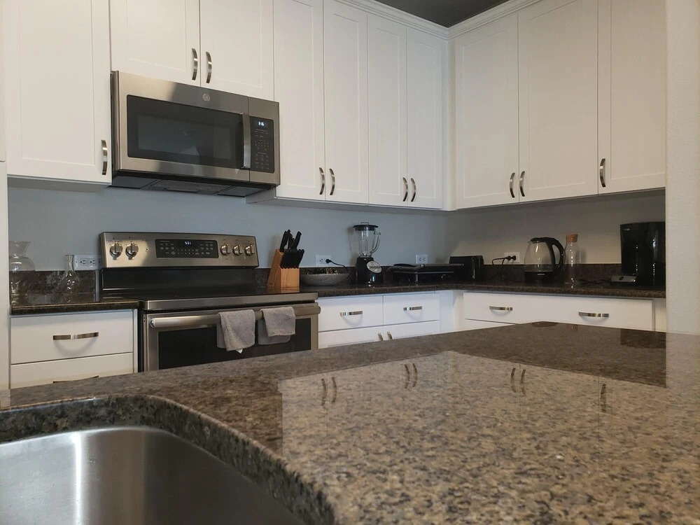 Yes it s Right 2 Suites and 3 Baths in the Heart of San Diego FB2
