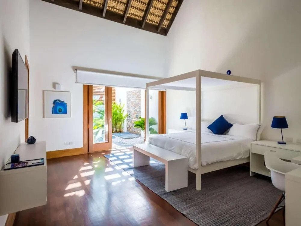 Sunny Vacation Villa 65