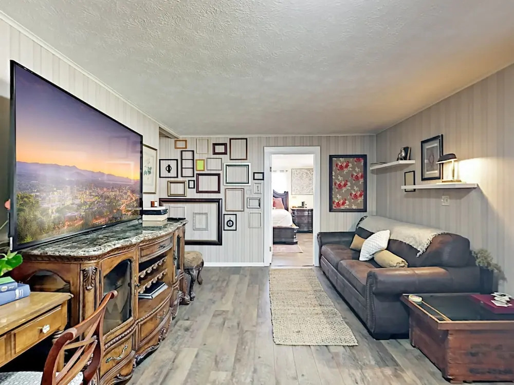 Unique Getaway Near National Forest - 4 Br Home