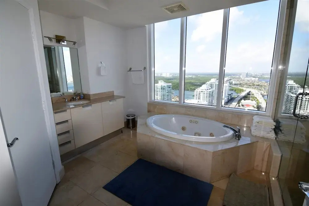 Amazing 4 Bedrooms, 5 Bath + Den Penthouse At La Perla