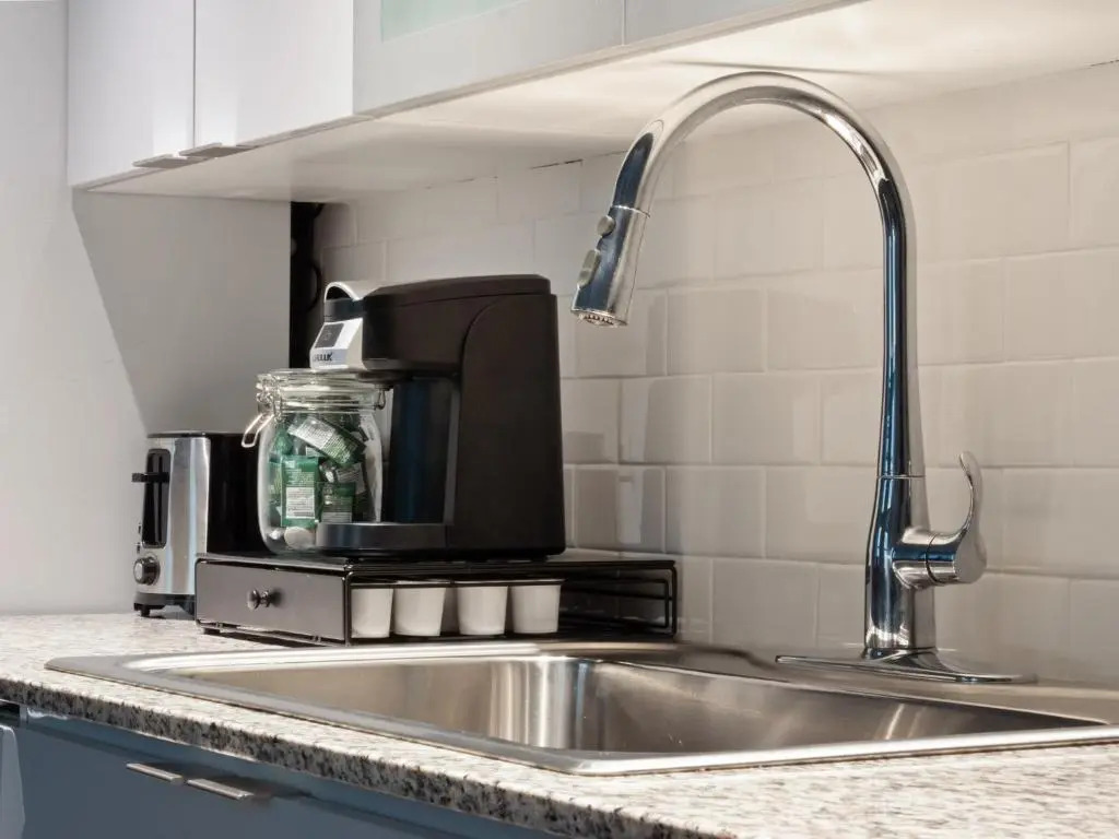 Beautiful Downtown Condo with Amenities Galore 229