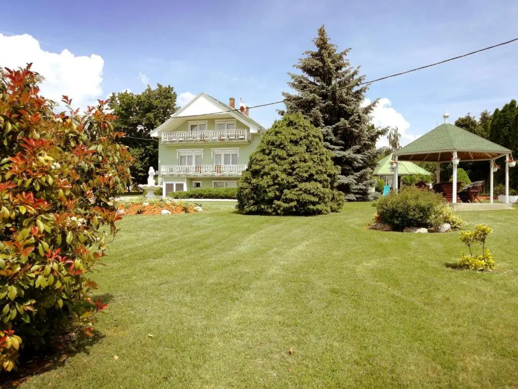 Elisoria Apartments