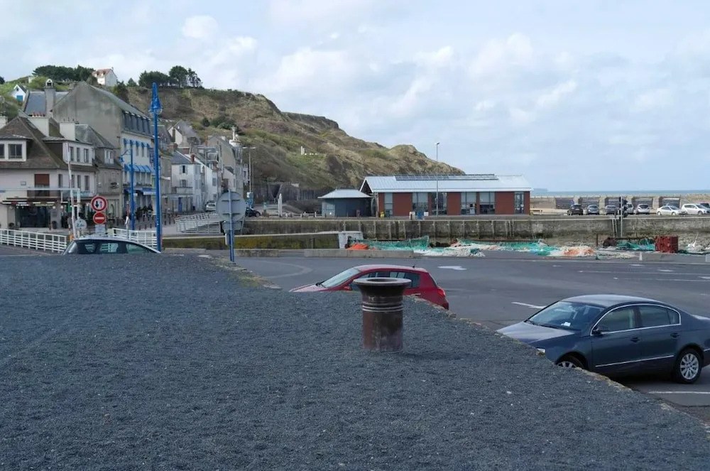 Apartment With one Bedroom in Port-en-bessin-huppain, With Wonderful sea View and Wifi - 6 km From the Beach