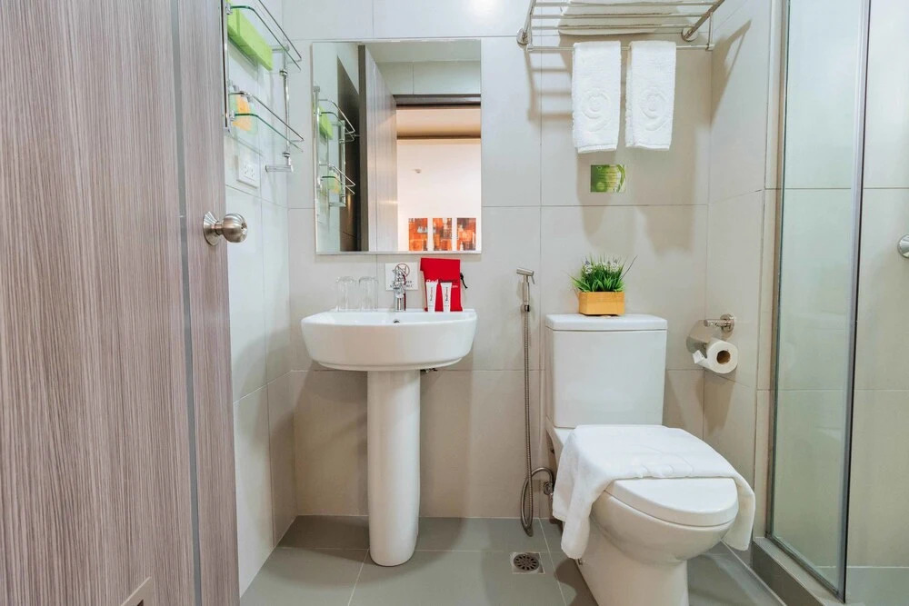 RedDoorz Premium near Ateneo Katipunan