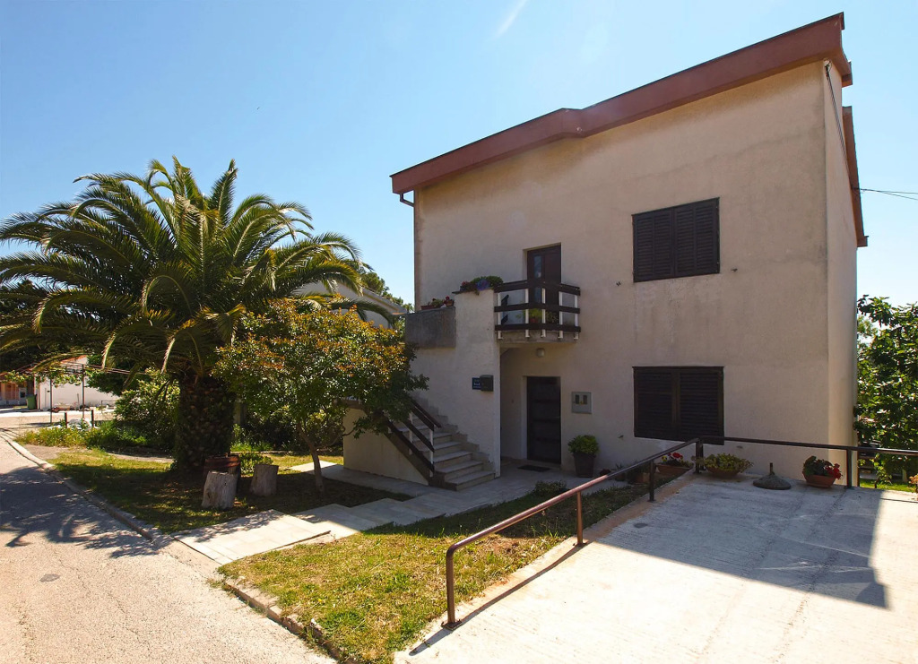 Apartment 1583