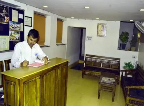 OYO Rooms Umed Club Road Rai Ka Bagh