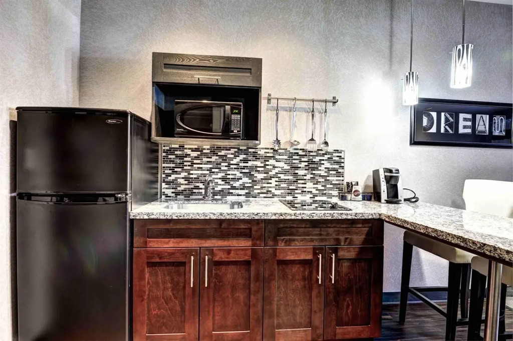Home Inn & Suites - Swift Current