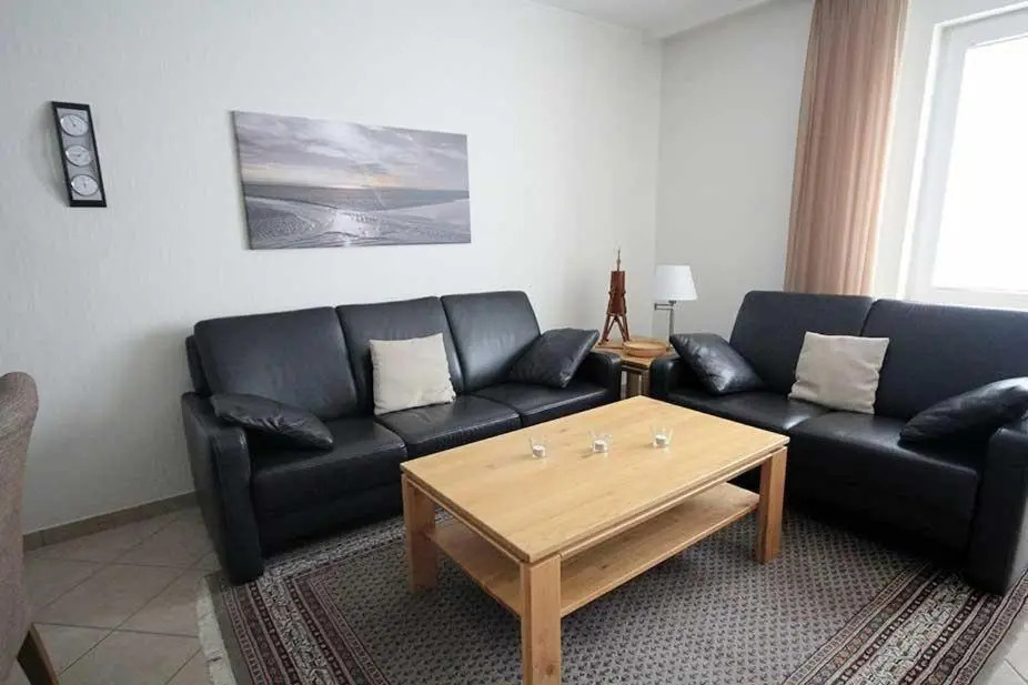 Ferienwohnung-10-mit-Balkon-Garten-Landhaus-Hubertus-Duhnen