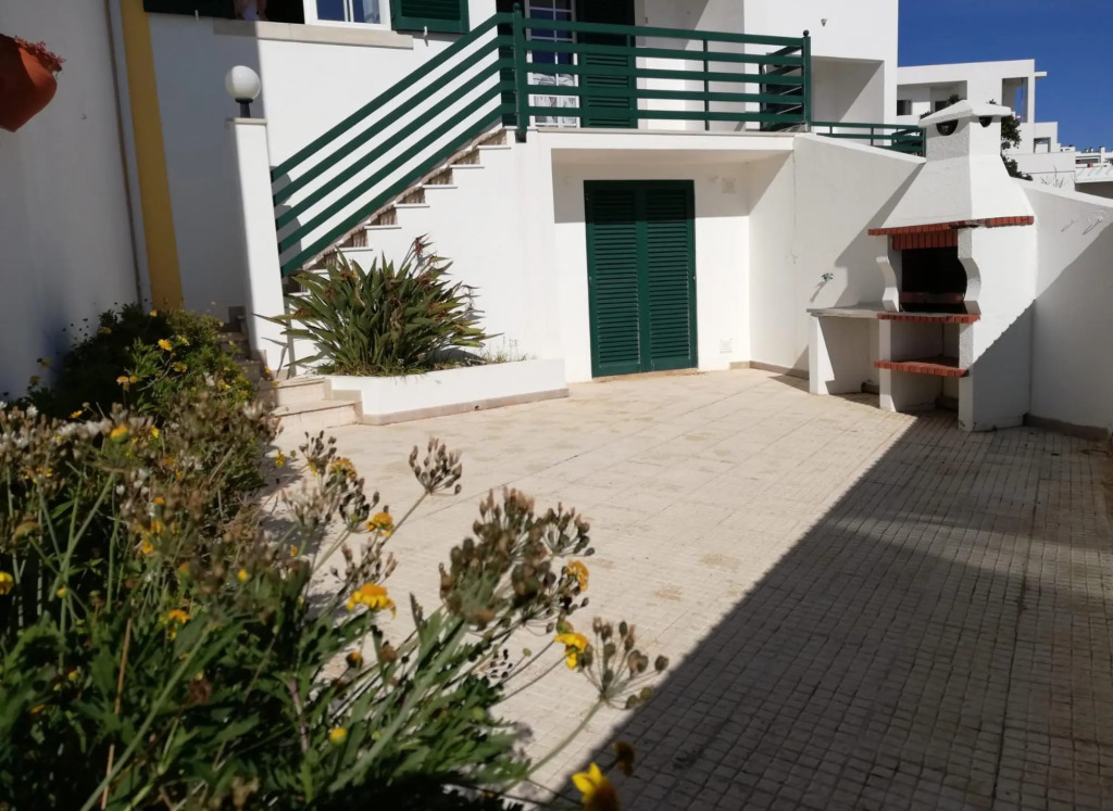 Linas House by AcasaDasCasas