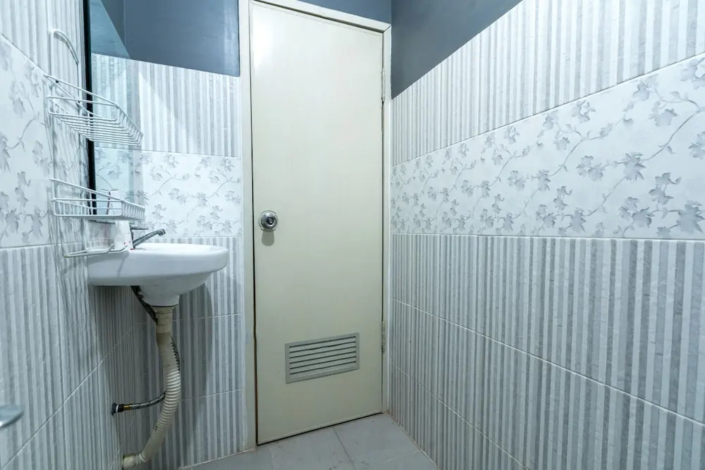 Kasmaran Guest House by OYO Rooms