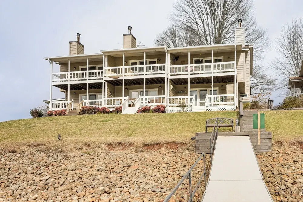 Fire Pit & Boat Dock: Lake Chatuge Townhome!