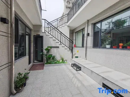 Yixuan Homestay (Xinzhou Ancient City)