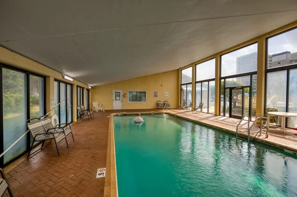 Spectacular views with numerous amenities and pools on sands of Orange Beach
