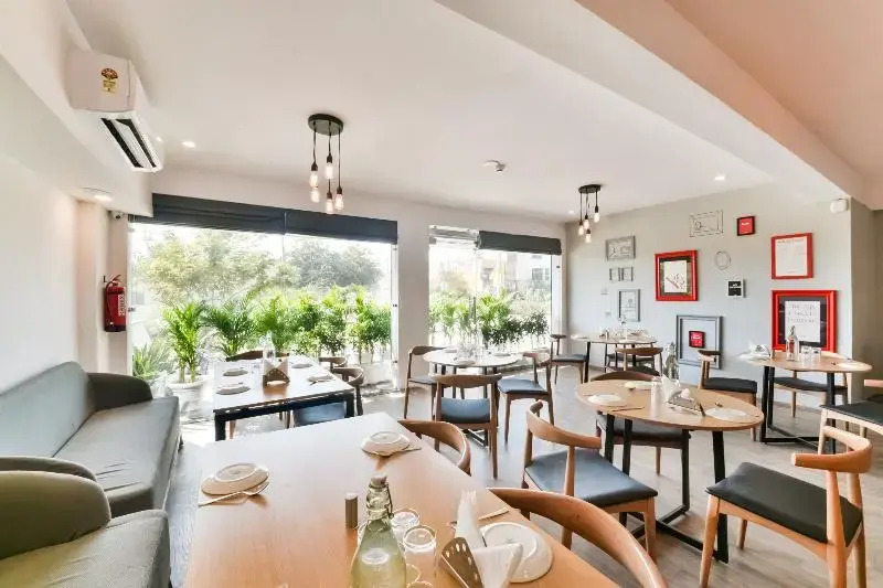 OYO Townhouse 323 Sector 9 Hiran Magri