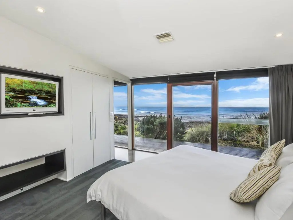 Hearns Beachside Villa 2