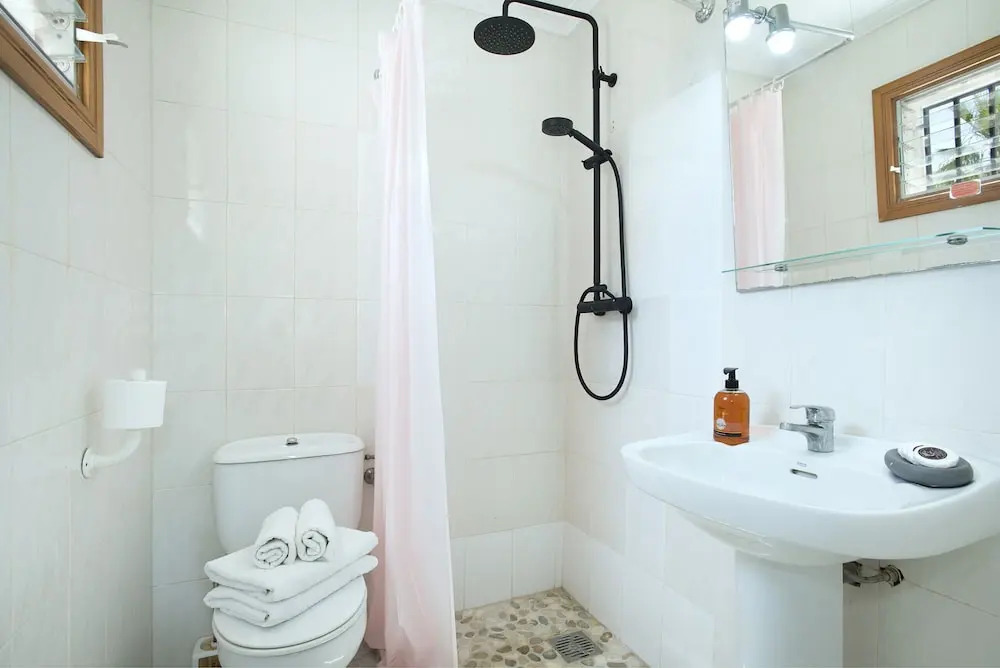 Owl Booking Villa Bocoris - 15 Min Walk to the Beach