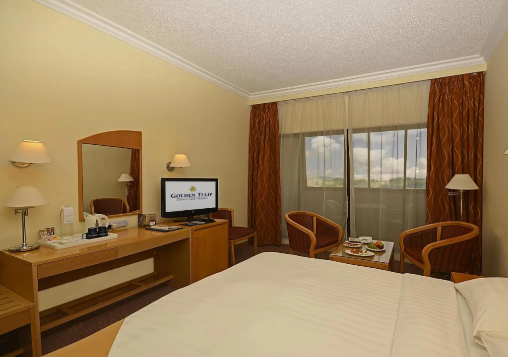 Golden Tulip Seeb