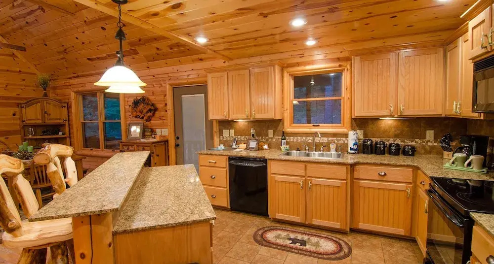 Denali Private Cabin Includes Xbox, Hot Tub, and Stone Pizza Oven by Redawning