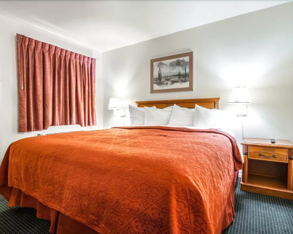American Inn and Suites