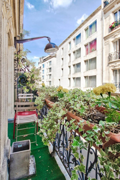Bright apartment - Victor Hugo