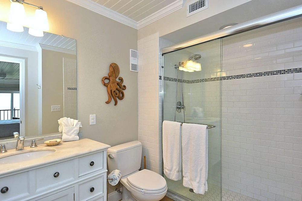 Land's End 403 Building 8 Top Floor/beachfront/totally Updated
