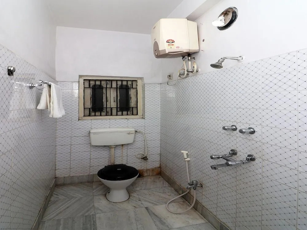 OYO 18668 Ananya Guest House