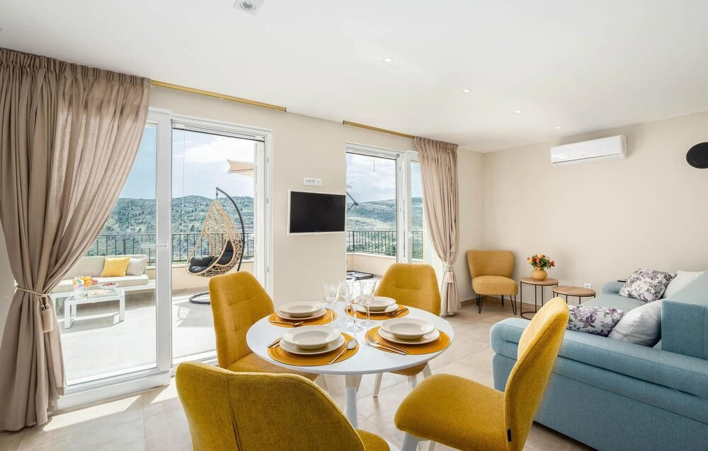 Gorgeous Home In Srinjine