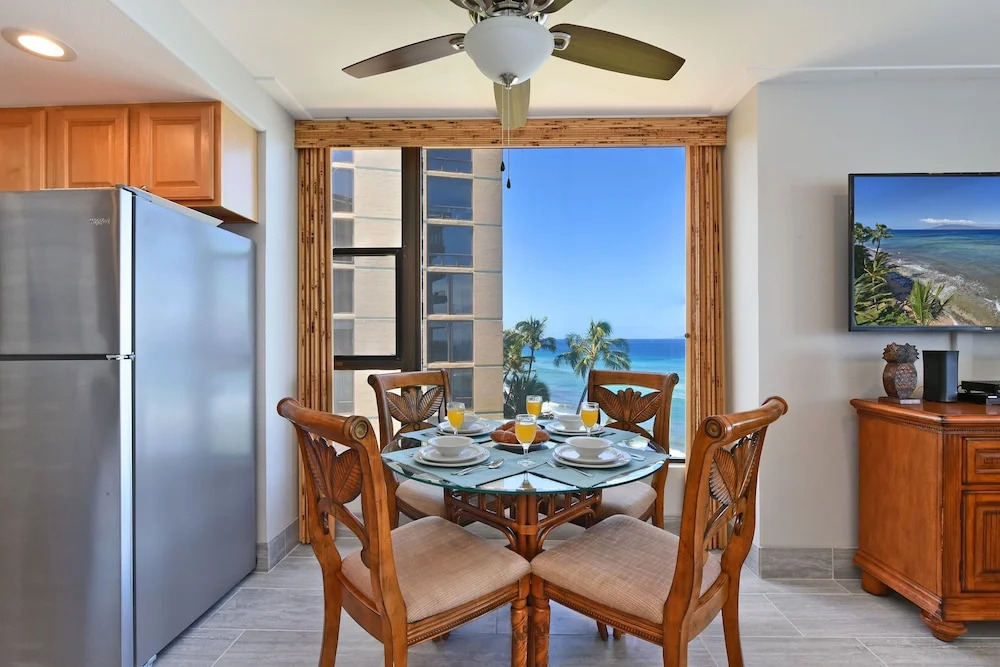 Maui Kai 601 by RedAwning