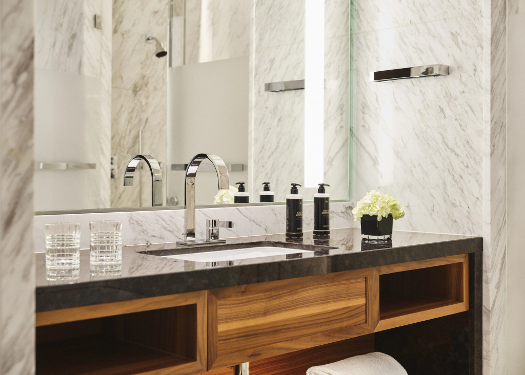 Отель Four Seasons Hotel Madrid